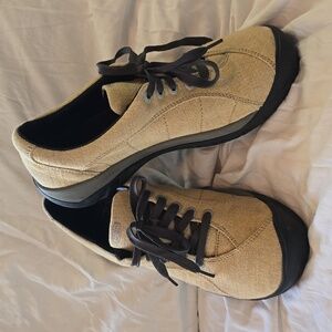 Keen Womena Tan Canvas Sneakers with Black Soles